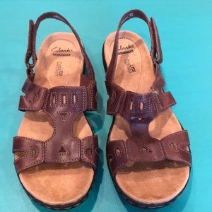 Clarks size 7 brown sandals